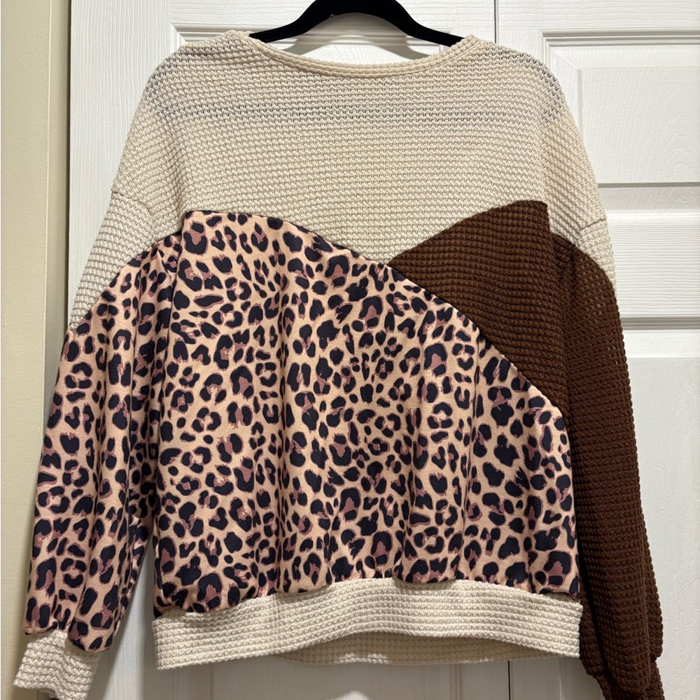Chic Leopard Print Colorblock Sweater